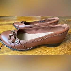 Clark’s women size 8.5 leather shoes